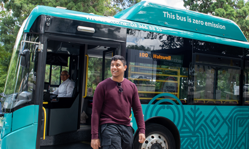 man exiting bus4